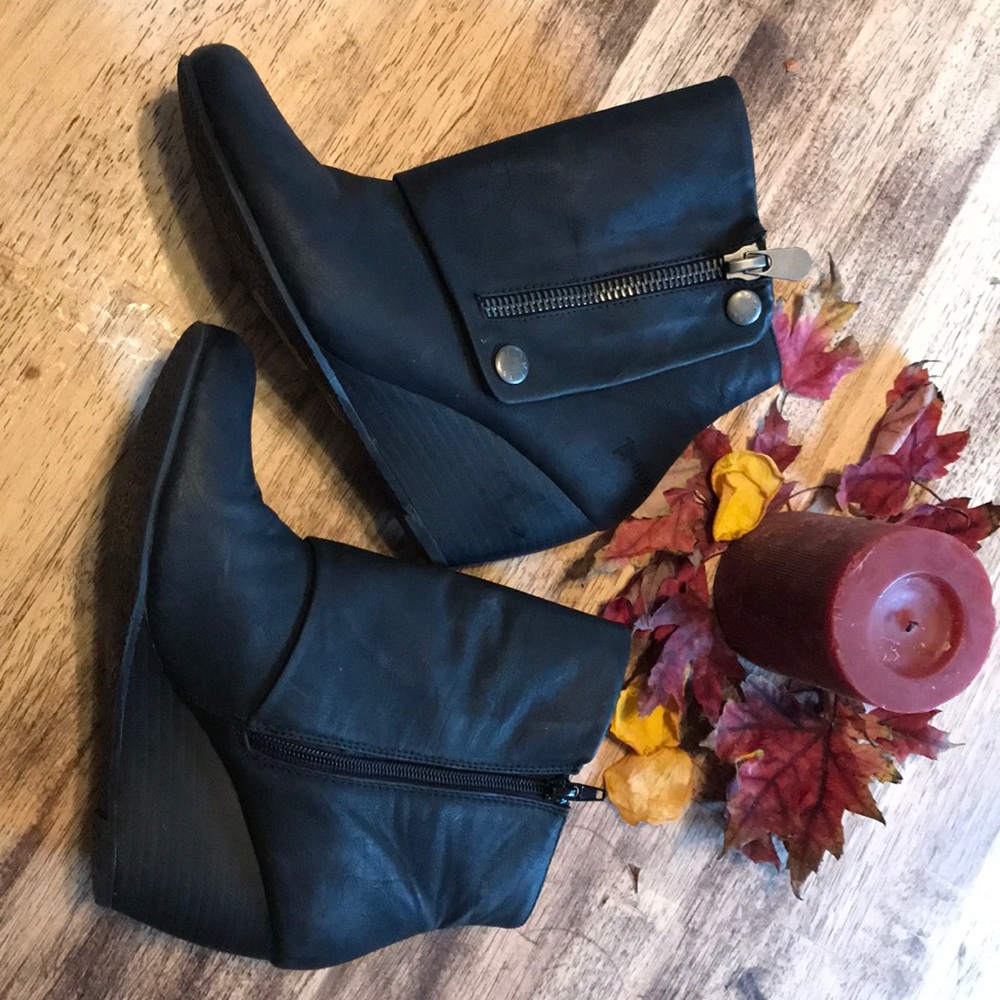 Blowfish booties